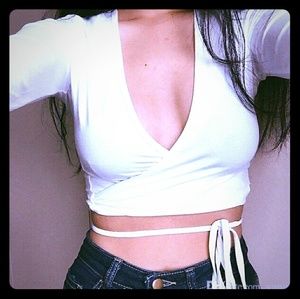 Sold🚫‼️White wrap tops
